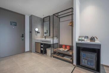 Atour Hotel Nantong Central South Brics