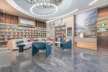 Atour Hotel Nantong Central South Brics