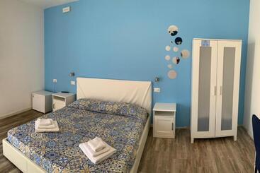 تختخواب و صبحانه Borgomarino S Room