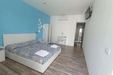 تختخواب و صبحانه Borgomarino S Room