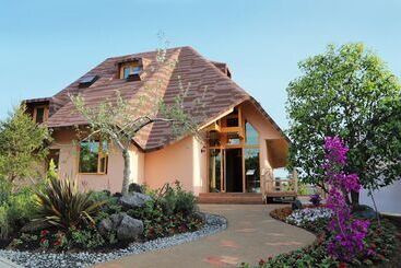هتل Auberge Frenchnomori