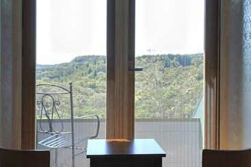 هتل Auberge Frenchnomori