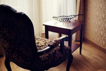 هتل Auberge Frenchnomori