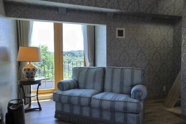 هتل Auberge Frenchnomori