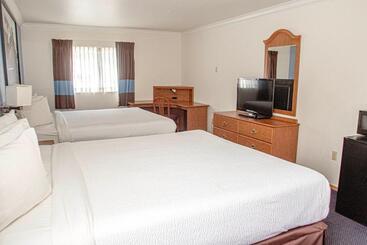 هتل Creekside Inn & Suites