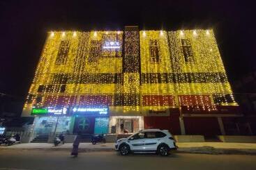 酒店 Cvr Banquet Hall And Lodging