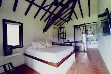 هتل Rancho Eden