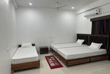 هتل Utsav Palace