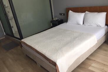 Expert Otel
