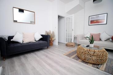 پانسیون Garden | Parking | 4br