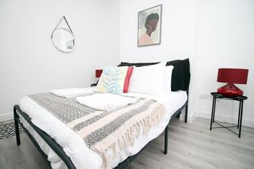 پانسیون Garden | Parking | 4br