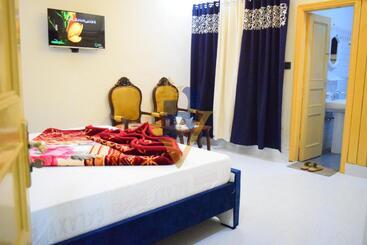 پانسیون The Royal Villas Guest House