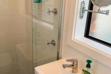 פנסיון Wave N  Sea