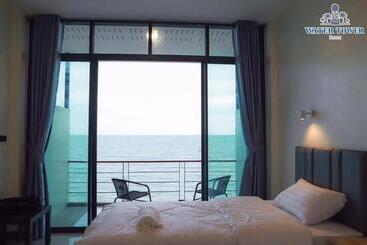 Phala Shore Resort