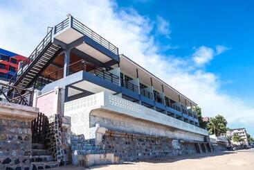 Phala Shore Resort