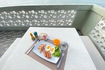 Phala Shore Resort