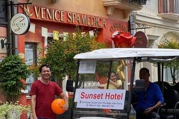 Sea Sunset Hotel Phu Quoc   Welcome To A Mixing World Of Friends