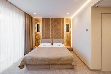 Tavel Hotel & Spa