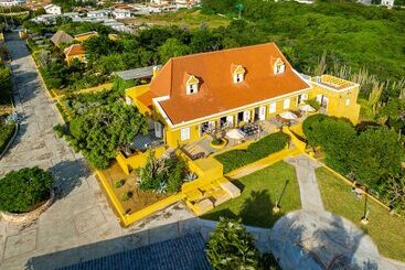 تختخواب و صبحانه Plantation Jan Thiel Lodge