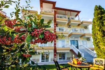هتل Calypso Beach