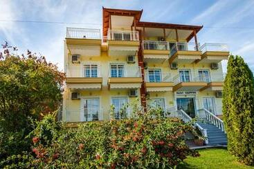 هتل Calypso Beach
