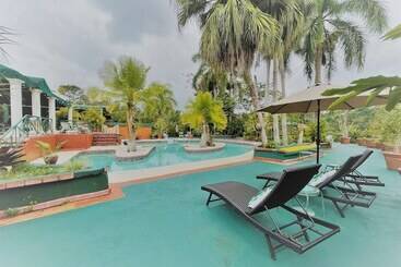 Serena Boutique - Caguas
