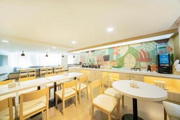 Hanting Hotel Shenyang North Station Second Branch