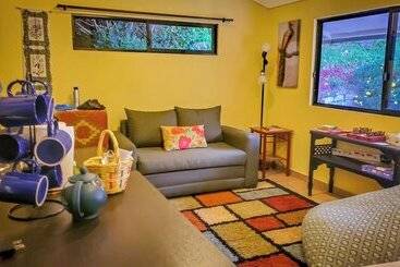 هتل Tosa Blue Mountain Retreat And Spa