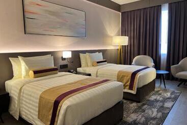 Khalidia Palace Hotel Dubai By Mourouj Gloria
