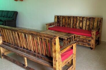 استراحتگاه Acacia Gardens Gilgil