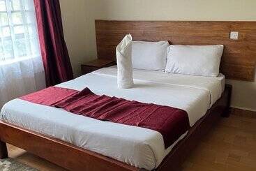 استراحتگاه Acacia Gardens Gilgil