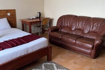 استراحتگاه Acacia Gardens Gilgil