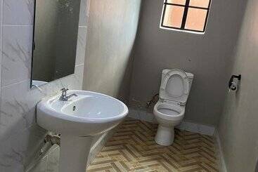 استراحتگاه Acacia Gardens Gilgil