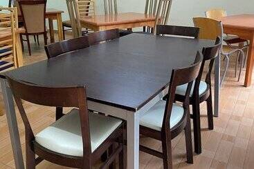 استراحتگاه Acacia Gardens Gilgil