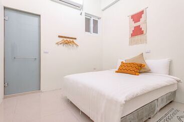 تختخواب و صبحانه H& 嶼光風格旅店 L 彩虹石榴 L 囍福園閤