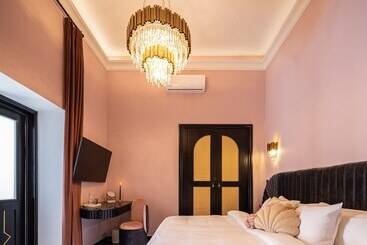 Holt's Hotel De Mi Independencia