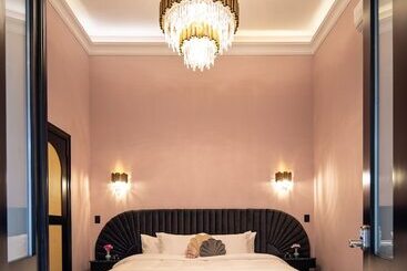 Holt's Hotel De Mi Independencia