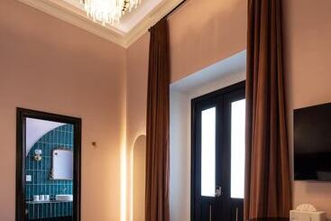 Holt's Hotel De Mi Independencia
