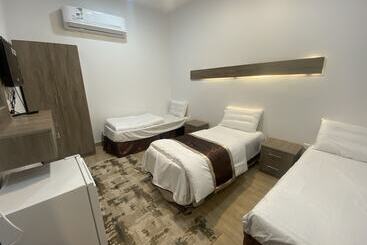 هتل Aram Suites