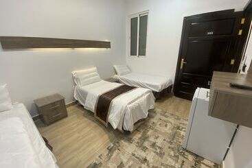 هتل Aram Suites