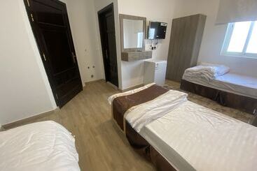 هتل Aram Suites