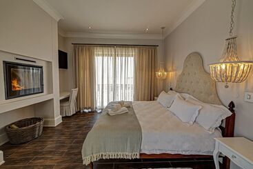 هتل Lagoon Suites Guesthouse Cc