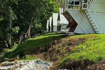 فندق Paraíso Escondido Cabañas, Reserva Rio Claro, San Luis Doradal