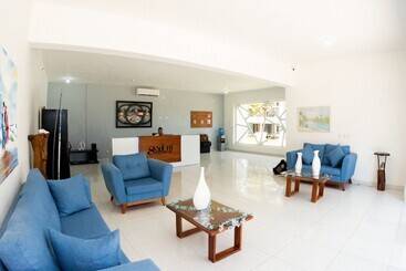 هتل Skylight Suites Restaurant Bar