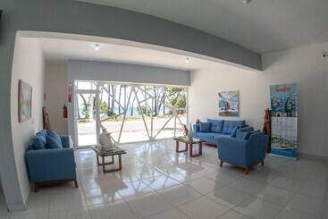 هتل Skylight Suites Restaurant Bar