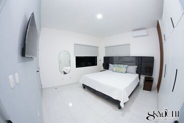 هتل Skylight Suites Restaurant Bar