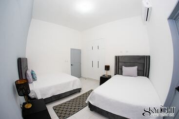 هتل Skylight Suites Restaurant Bar