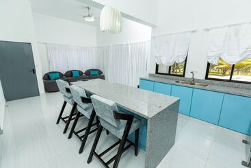 هتل Skylight Suites Restaurant Bar