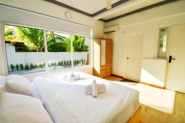 膳宿费 Go Surf Maldives