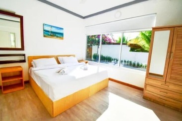 膳宿费 Go Surf Maldives
